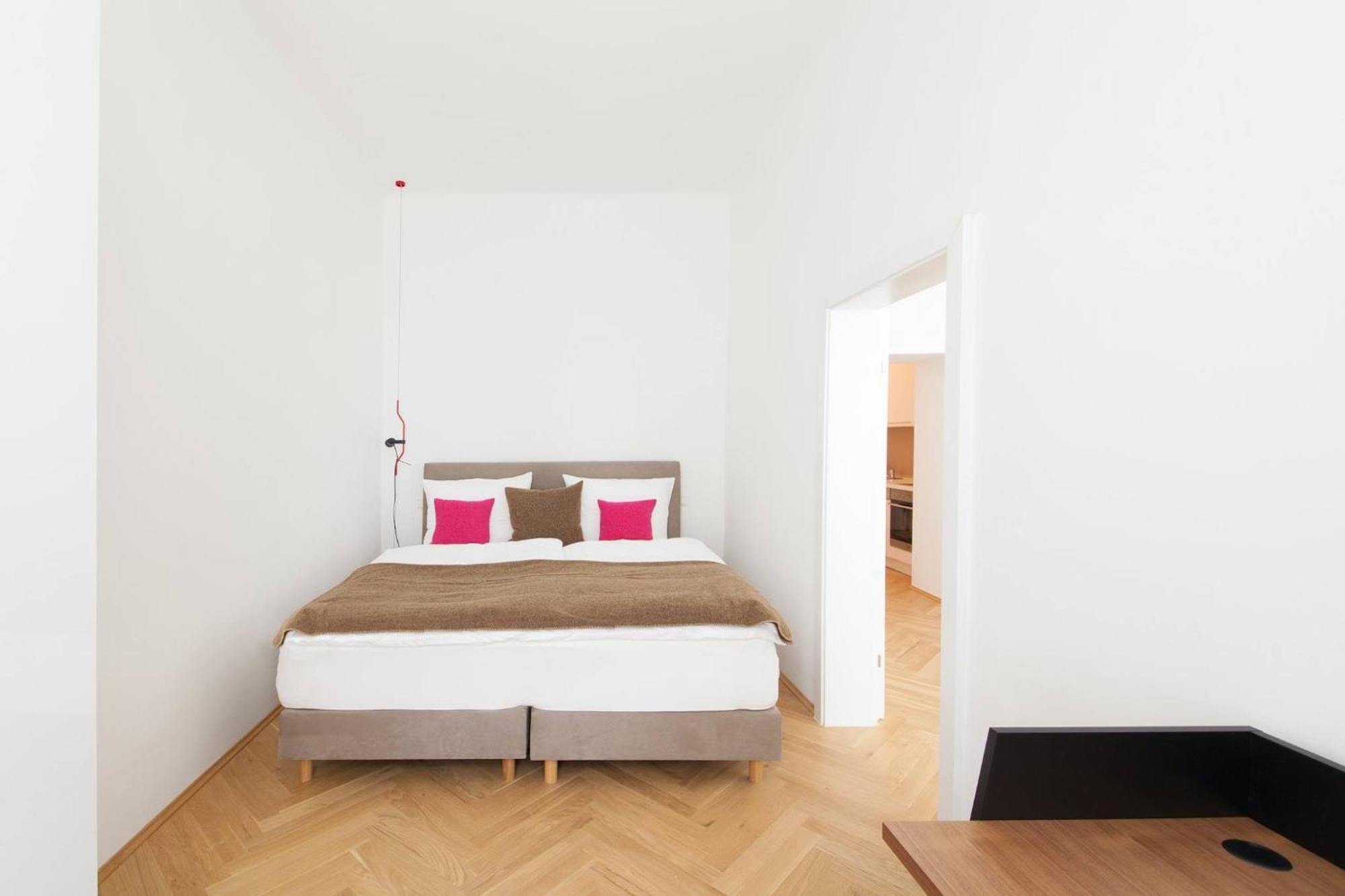Ks70 Apartments Wina Bagian luar foto