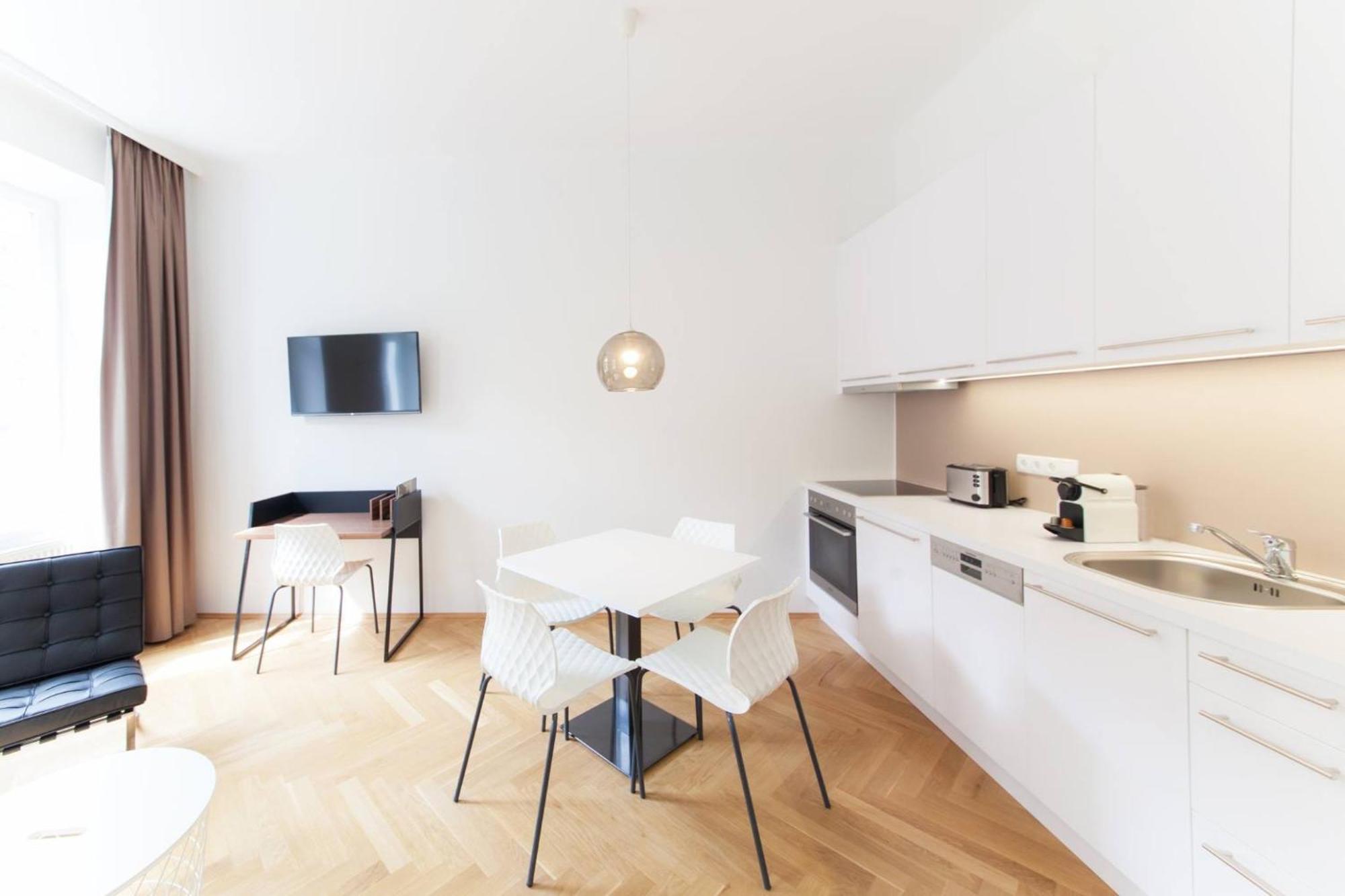 Ks70 Apartments Wina Bagian luar foto